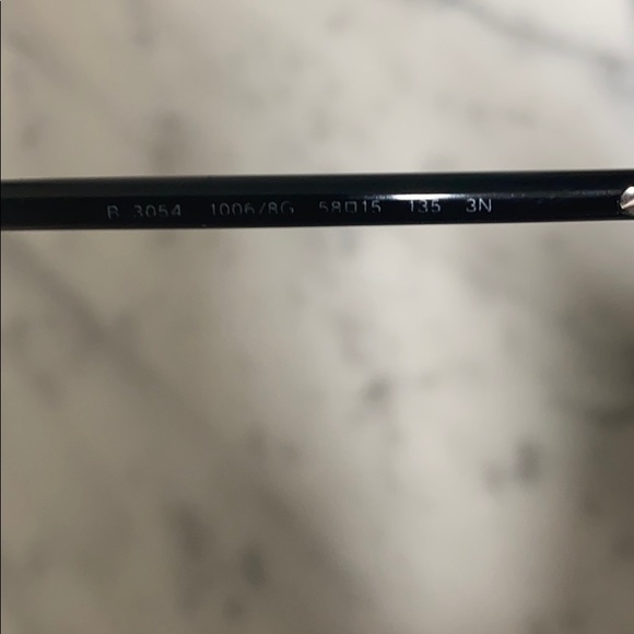 Burberry sunglasses - Picture 4 of 8